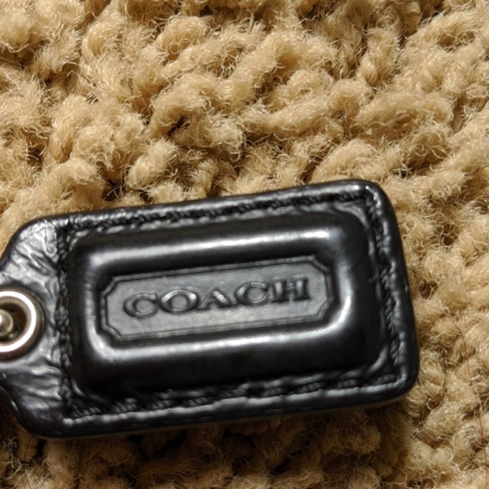 Coach - Picture 3 of 4